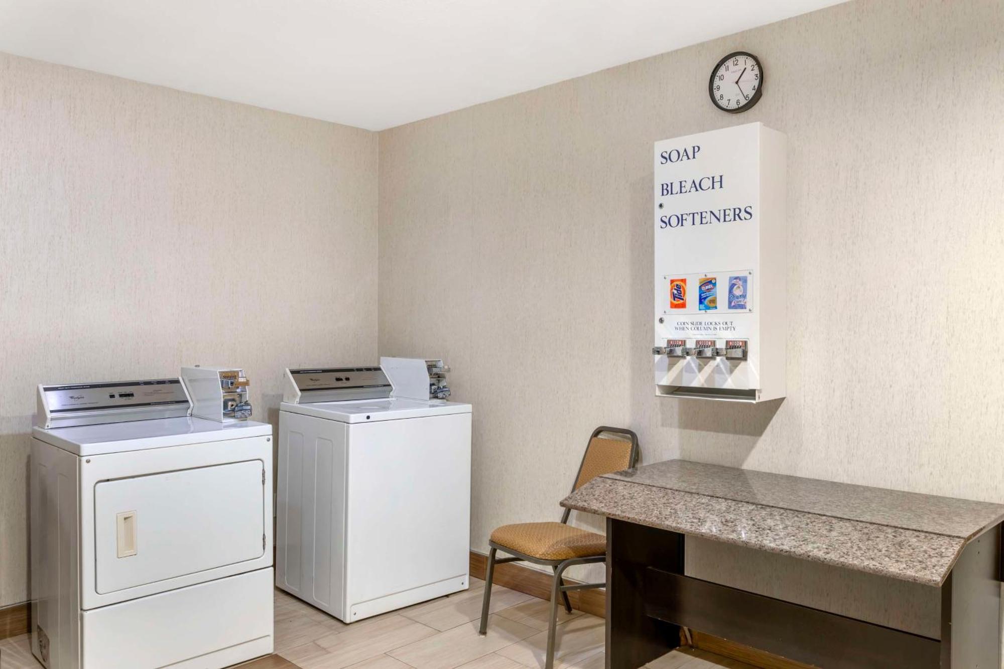 Best Western Plus Lake Worth Exterior photo