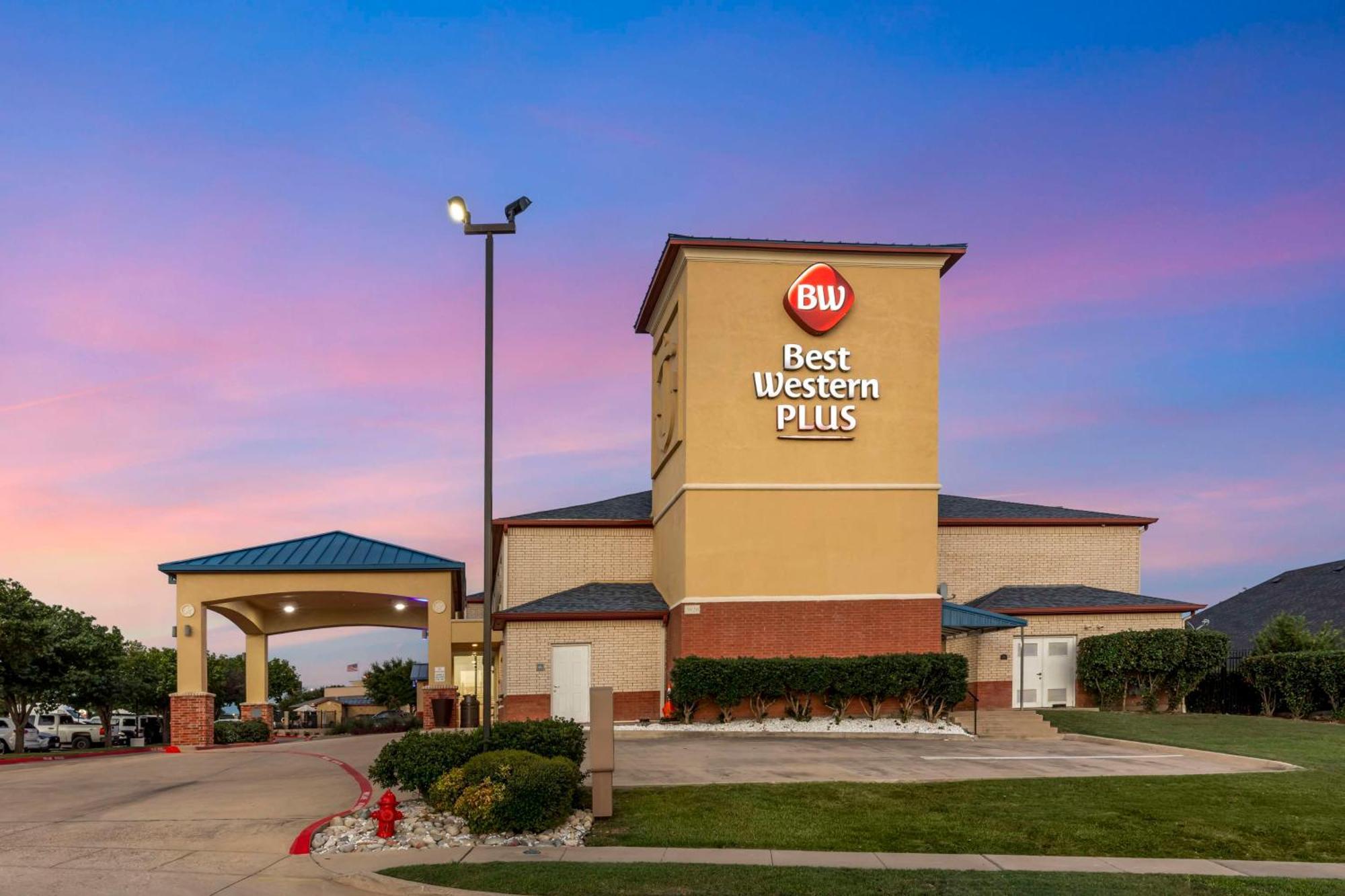 Best Western Plus Lake Worth Exterior photo